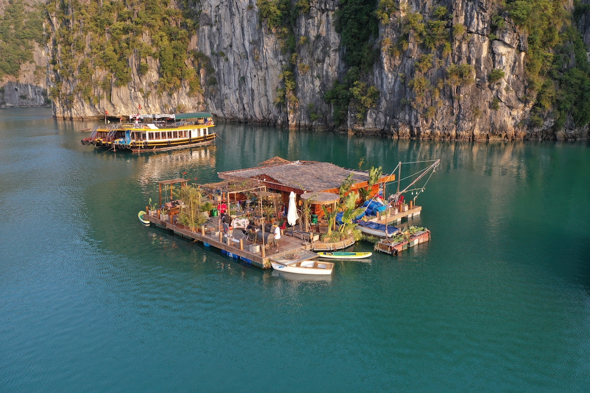 Cozy room in Floating House