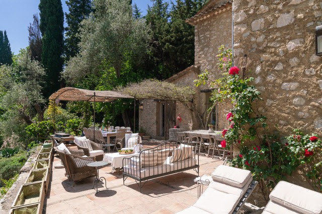 Idyllic 1800s House for Luxury Stay in Provence