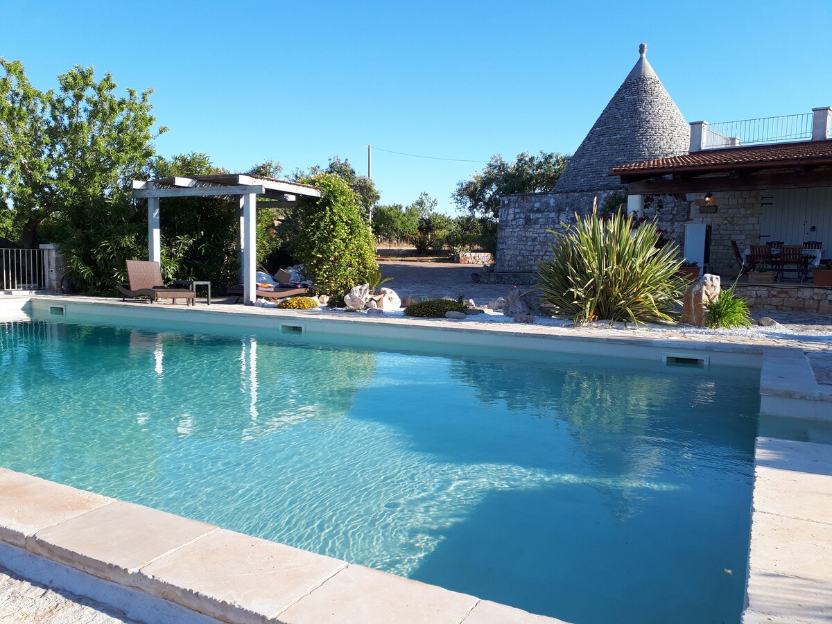 Trullo, Castellana Grotte, magnificent pool & view