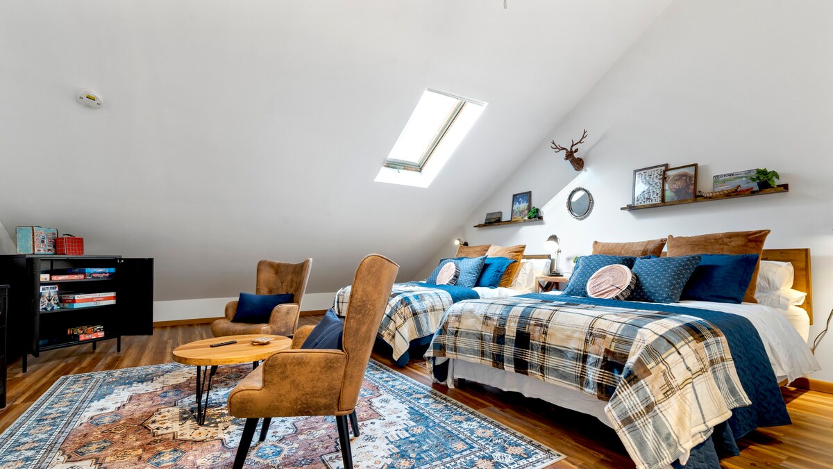 New! Super Cozy, Slope-Side Loft, Family/Pets