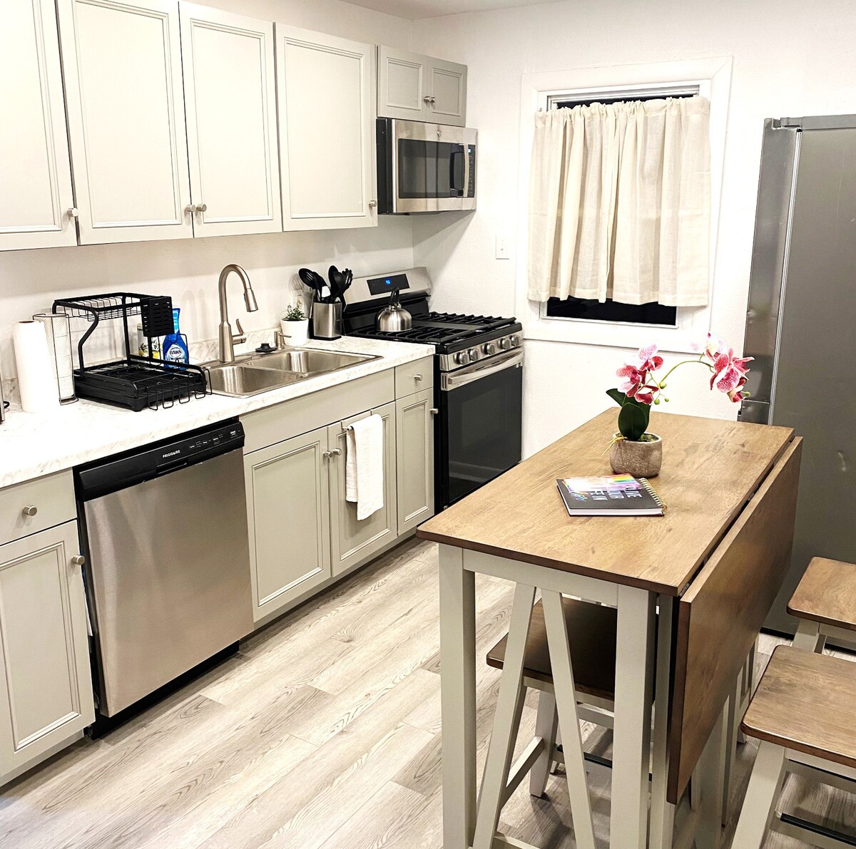 Min 30 Day: Pet Friendly & Near Beach