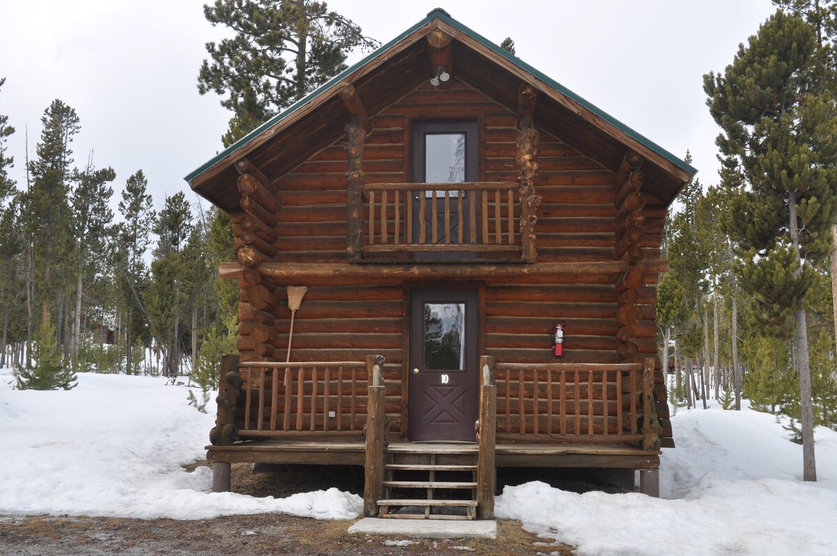 Scandinavian Cabin on Union Pass