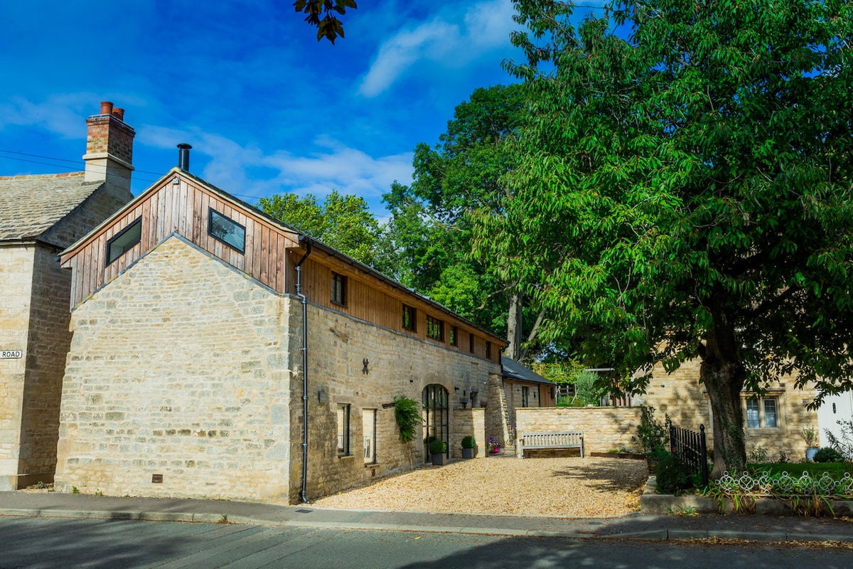 Luxury 17th Century Barn in beautiful Rutland