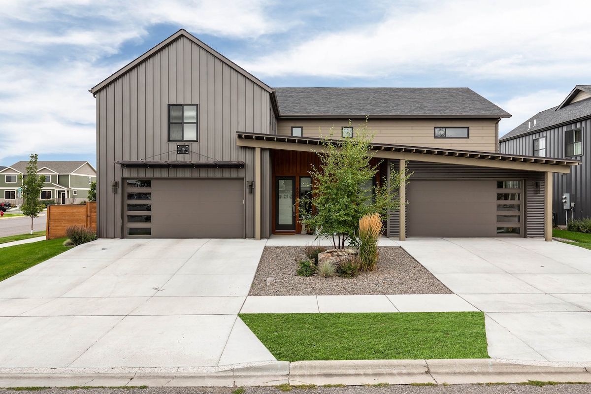 Luxury Townhome w/Big Sky Views