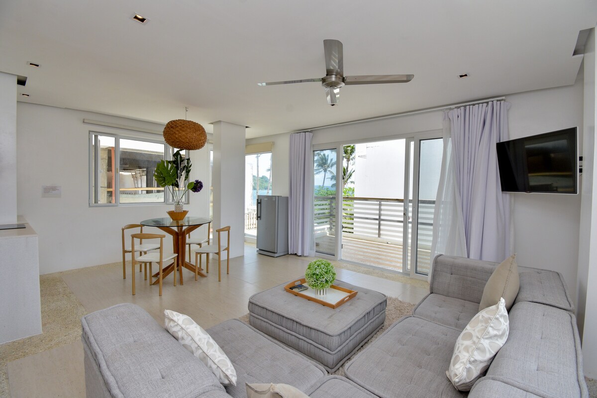 Beachfront Apt. Modern, Private & Luxury