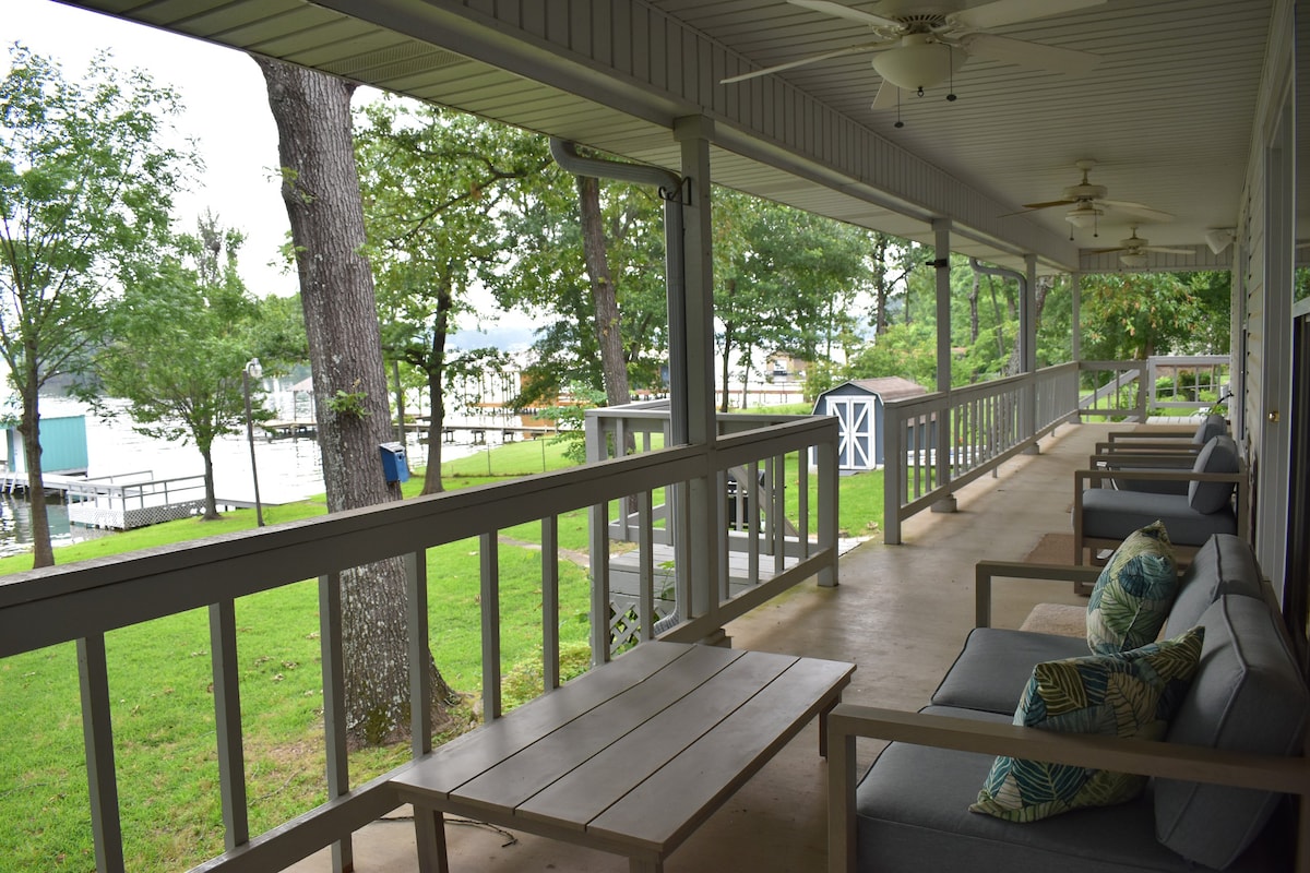 Lake House - Amazing Views, Private Dock, 8-Beds