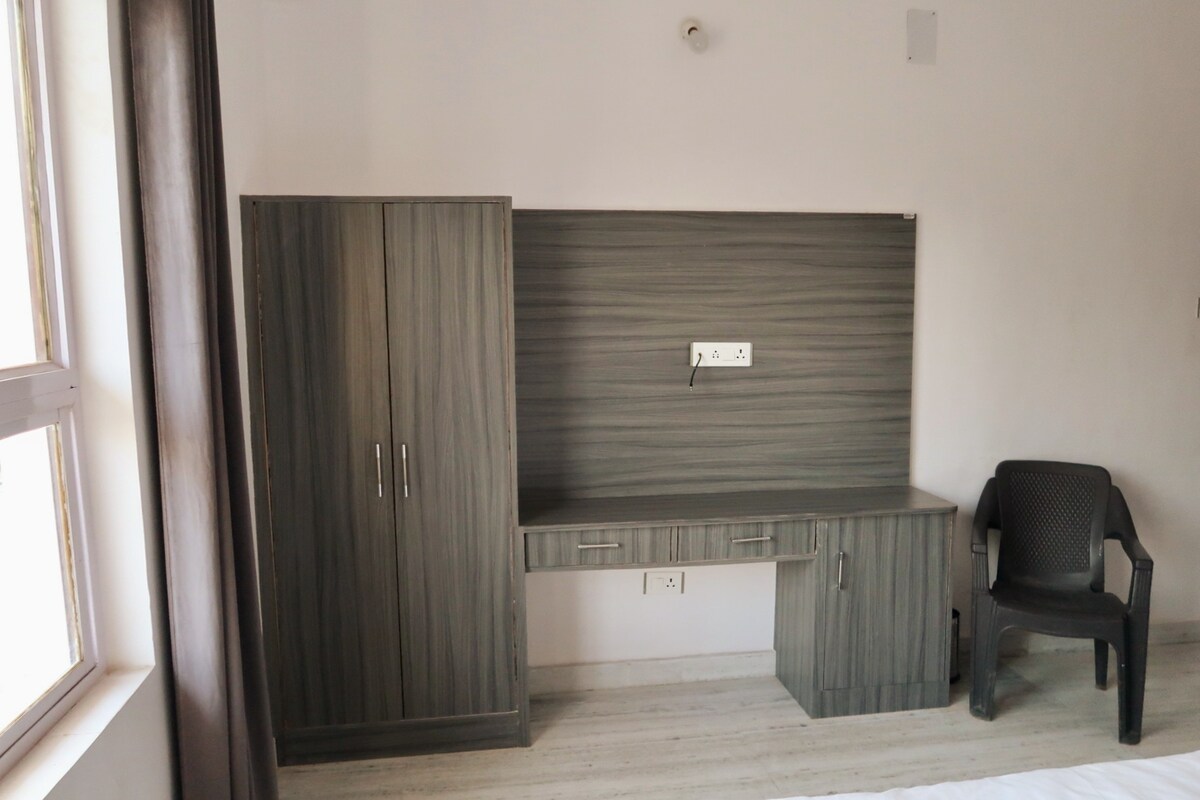 AC Room central near temples, Aarambh Residency