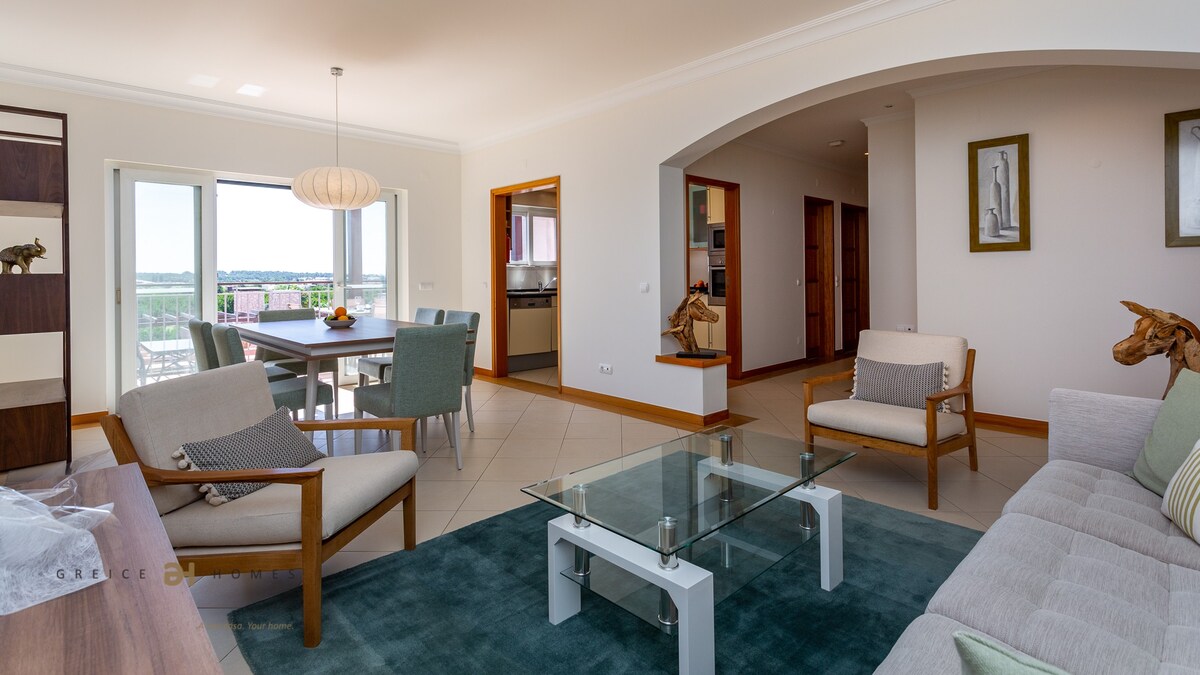 Greice Homes-Penthouse 2 bedroom ensuite Vilamoura