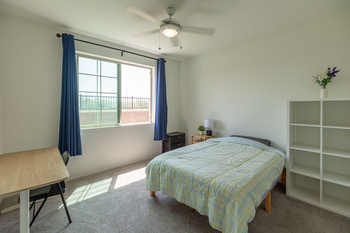 Spacious Master Bedroom With Garden View