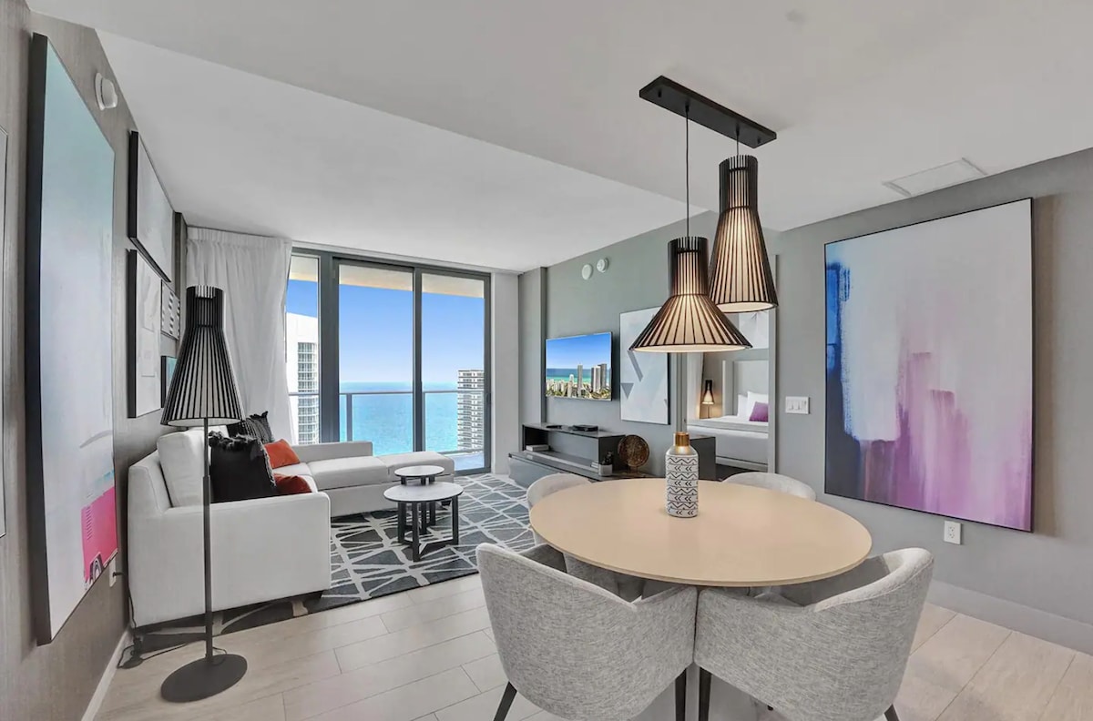 Stunning apartment at 39th floor with Ocean view