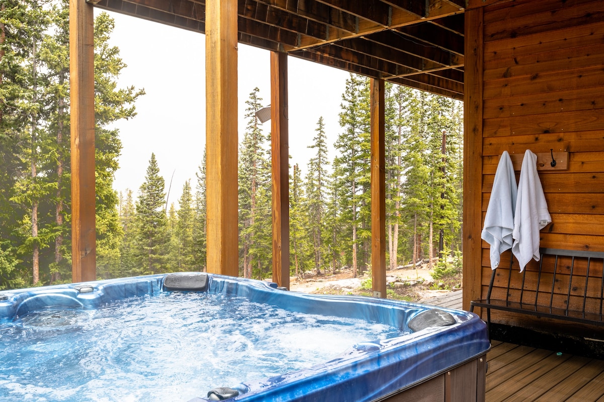Secluded/Mt View/Hot tub/2 Living Rms/21 mi Breck
