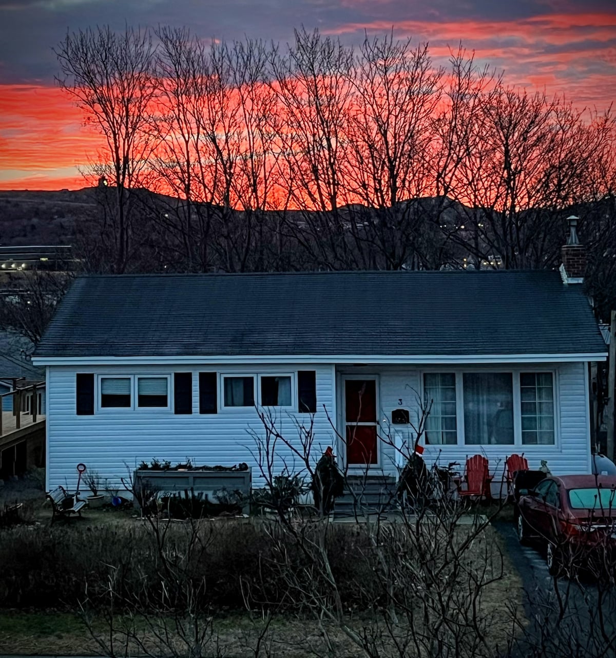 Cozy Bungalow 3 min walk to Quidi Vidi Lake