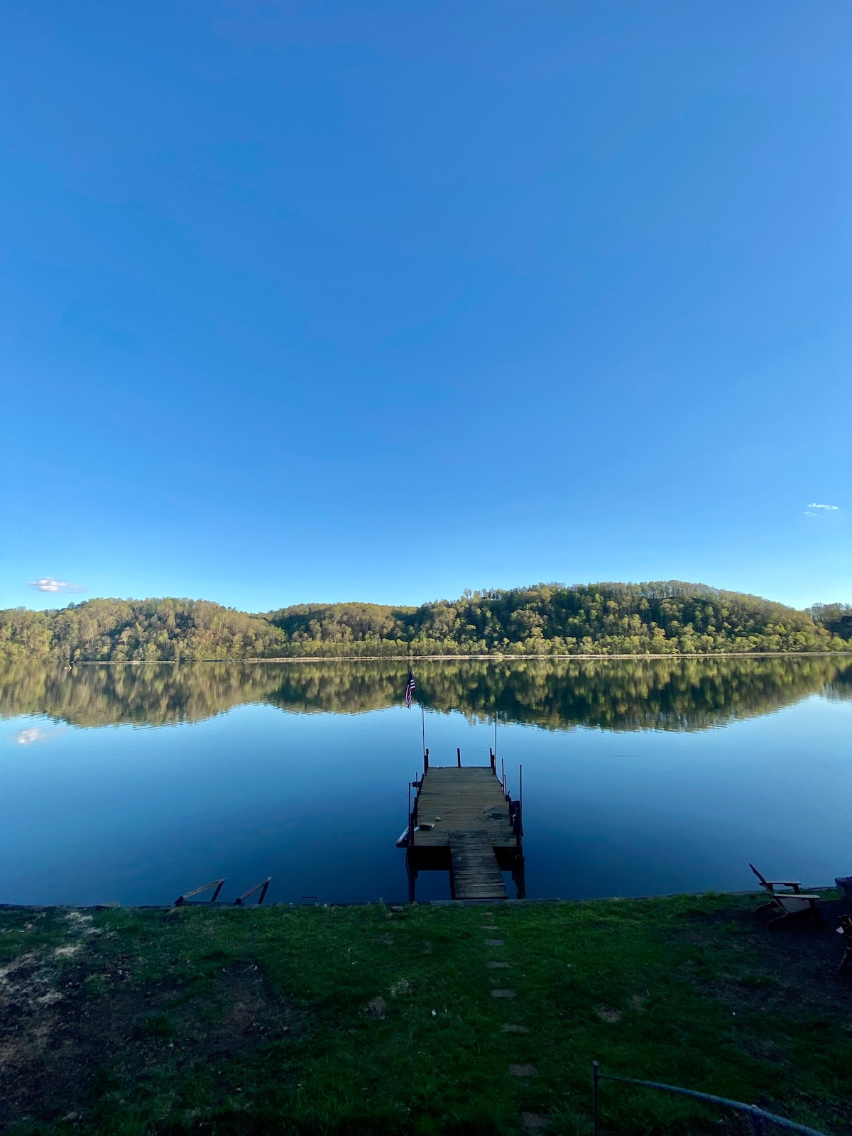 Cozy Lakefront Cottage at Claytor Lake/ New River