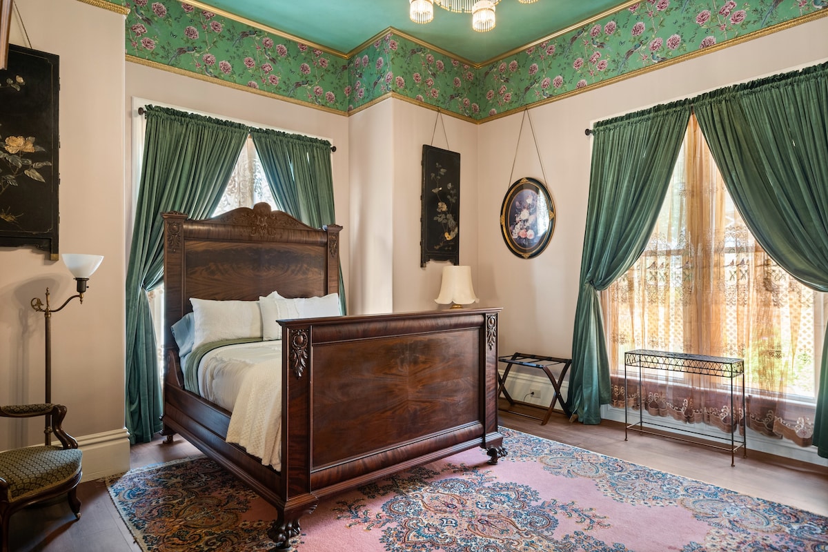 The Bird Suite in Judge Gray’s Historic Home