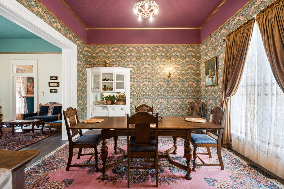 The Bird Suite in Judge Gray’s Historic Home
