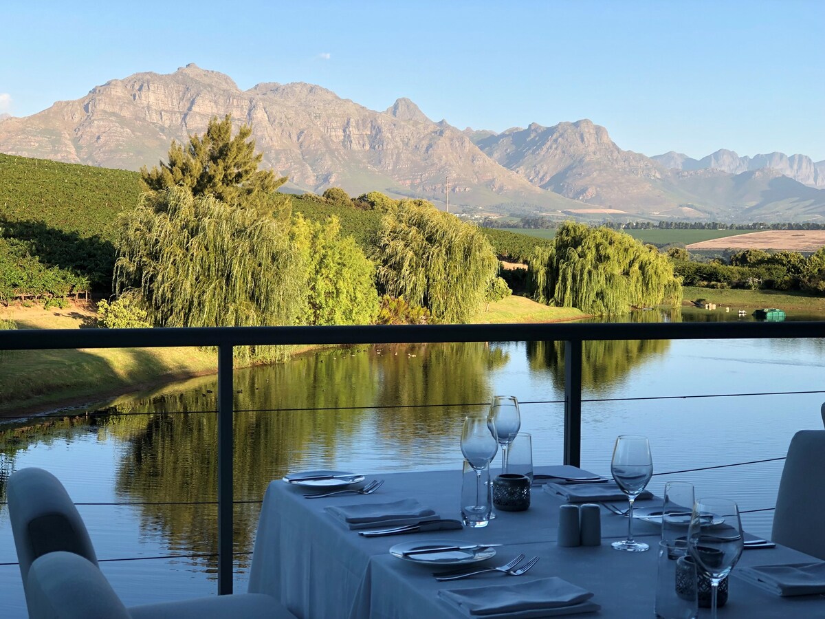 Beautiful Asara Courtyard Room