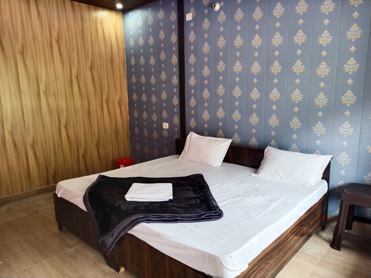 triple bed room 3 guptakashi