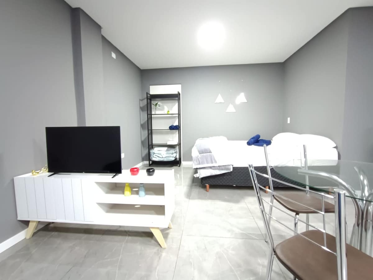 Apartamento Loft Novo no Centro 01