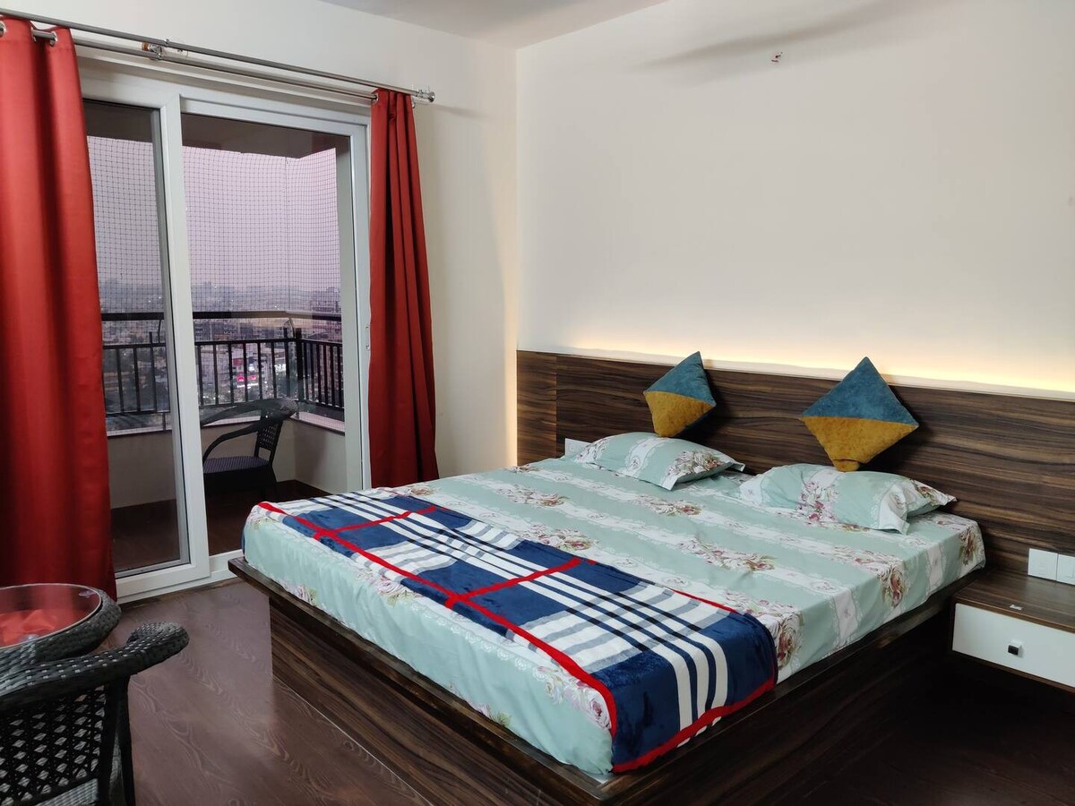 Stunning City View 15th Floor 3BHK for Family