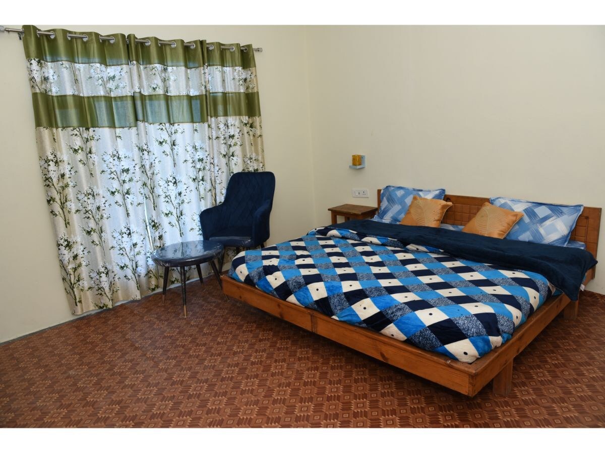 Deluxe Room(Hill View Retreat)