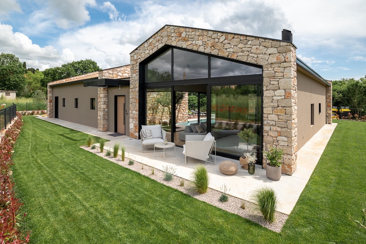 CasaNova - design villa in Bale