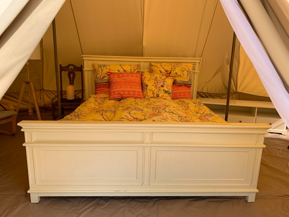 Eco Glamping. Private luxury tent in Alfambras
