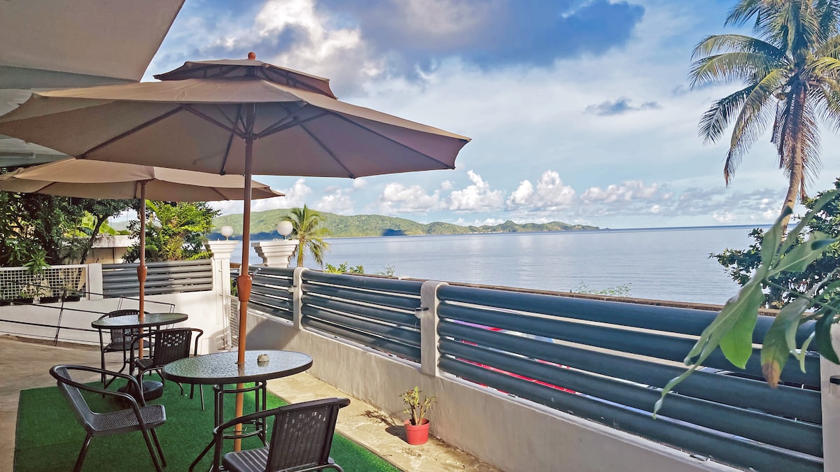 维拉克欢乐岛酒店（ Happy Island Inn, Virac ）情侣客房