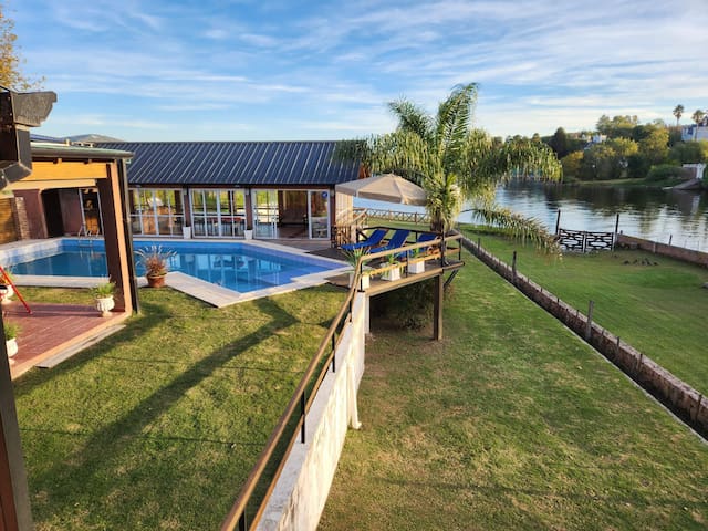 Villa Lago Azul的民宿