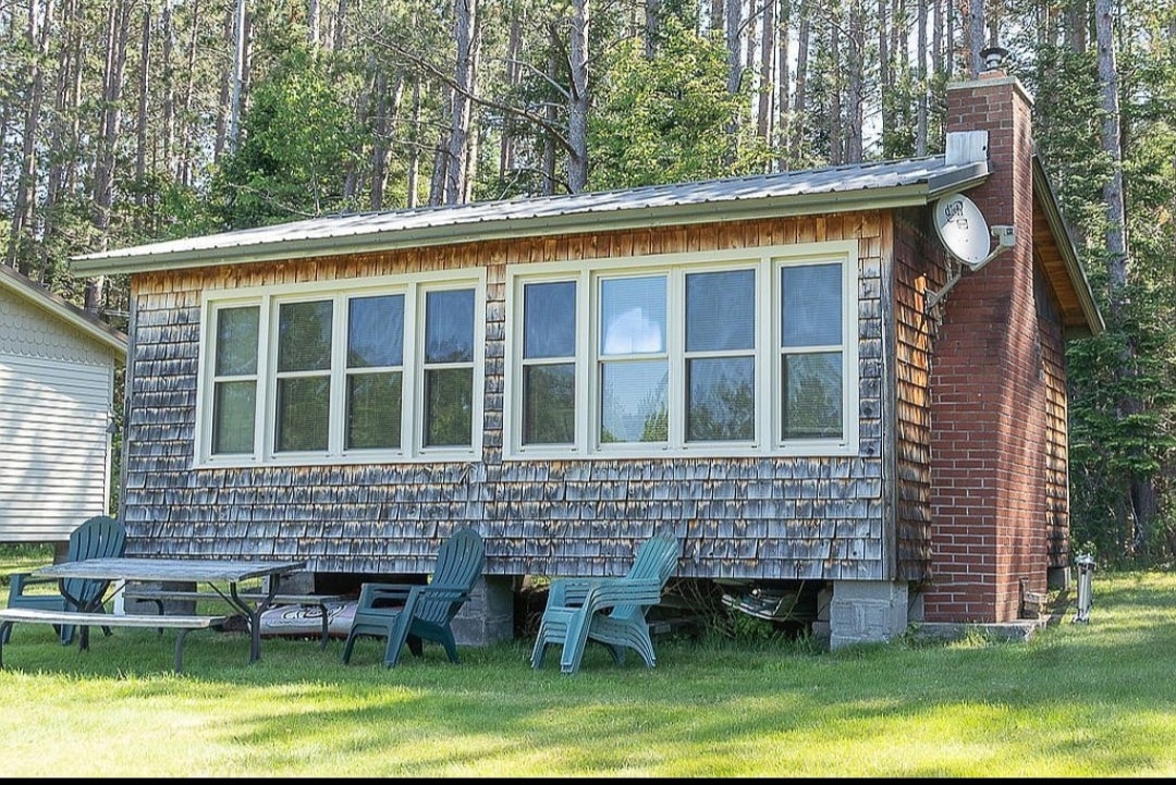 Cozy Cottage on Chateauguay Lake