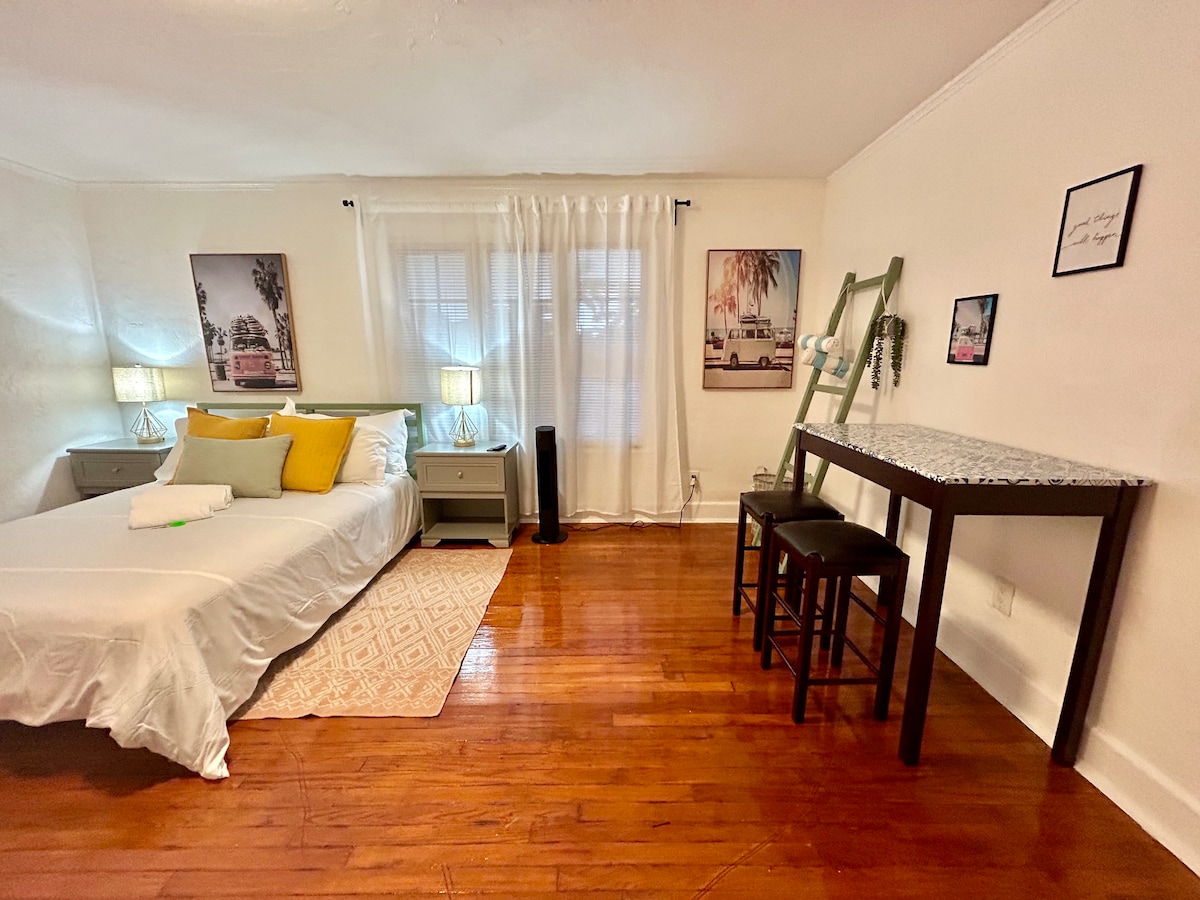 Comfortable Private Room, Downtown West Palm Beach