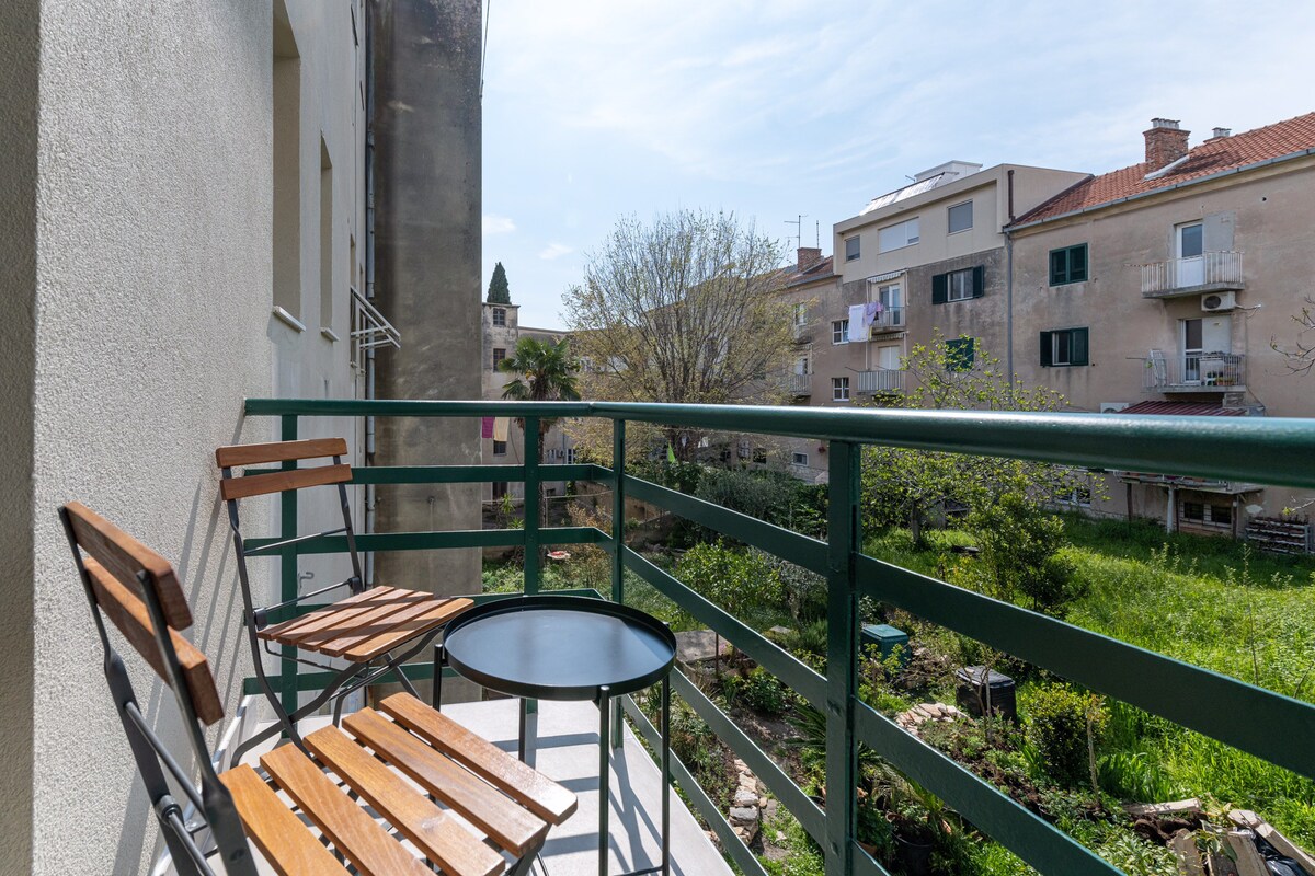 Balcony, Breakfast, Fast WiFi-Lux with Garden View