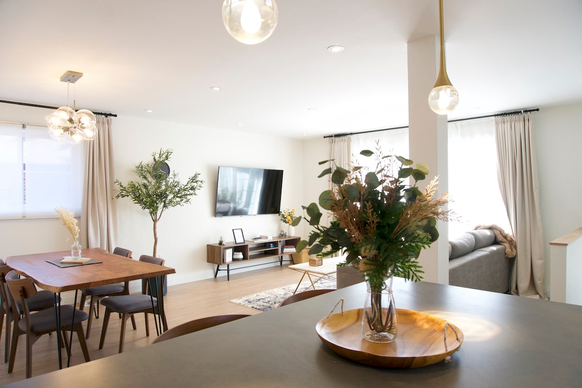 BrantHouse : 3BR Modern Luxury with Free Parking