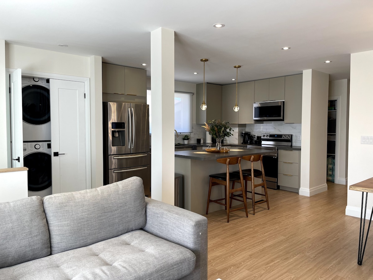 BrantHouse : 3BR Modern Luxury with Free Parking