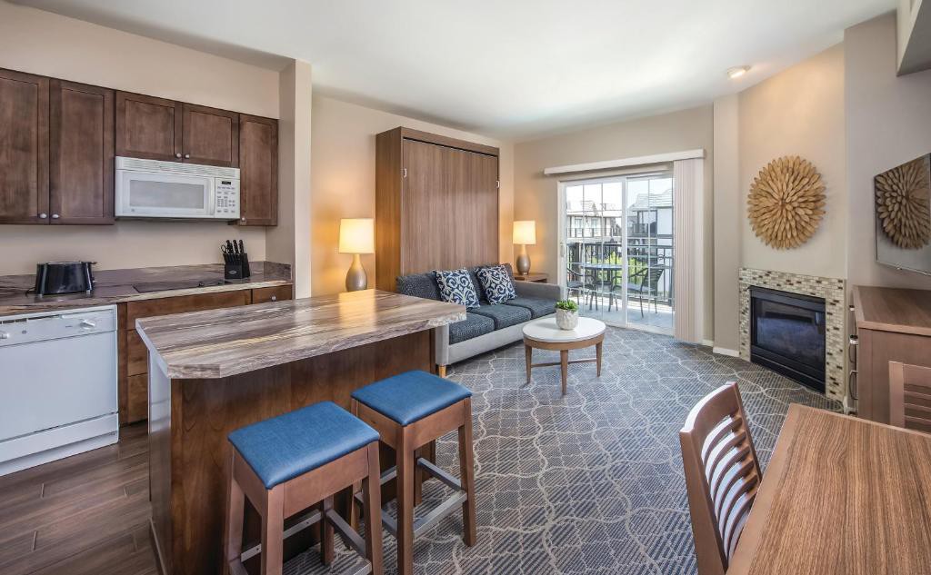 1 Bedroom In An All-Suite Resort