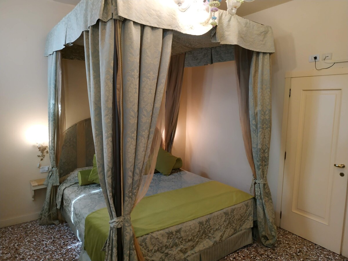 威尼斯双人房和浴室