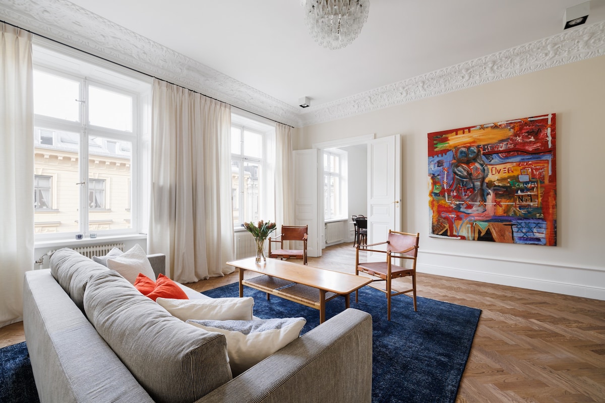 Luxurious and Spacious 2BR Apt in Östermalms-Torg
