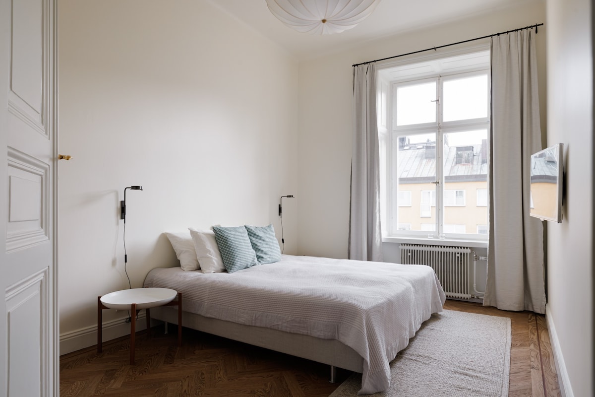 Luxurious and Spacious 2BR Apt in Östermalms-Torg