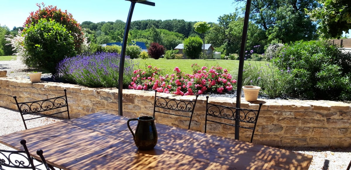 Maison chaleureuse en campagne