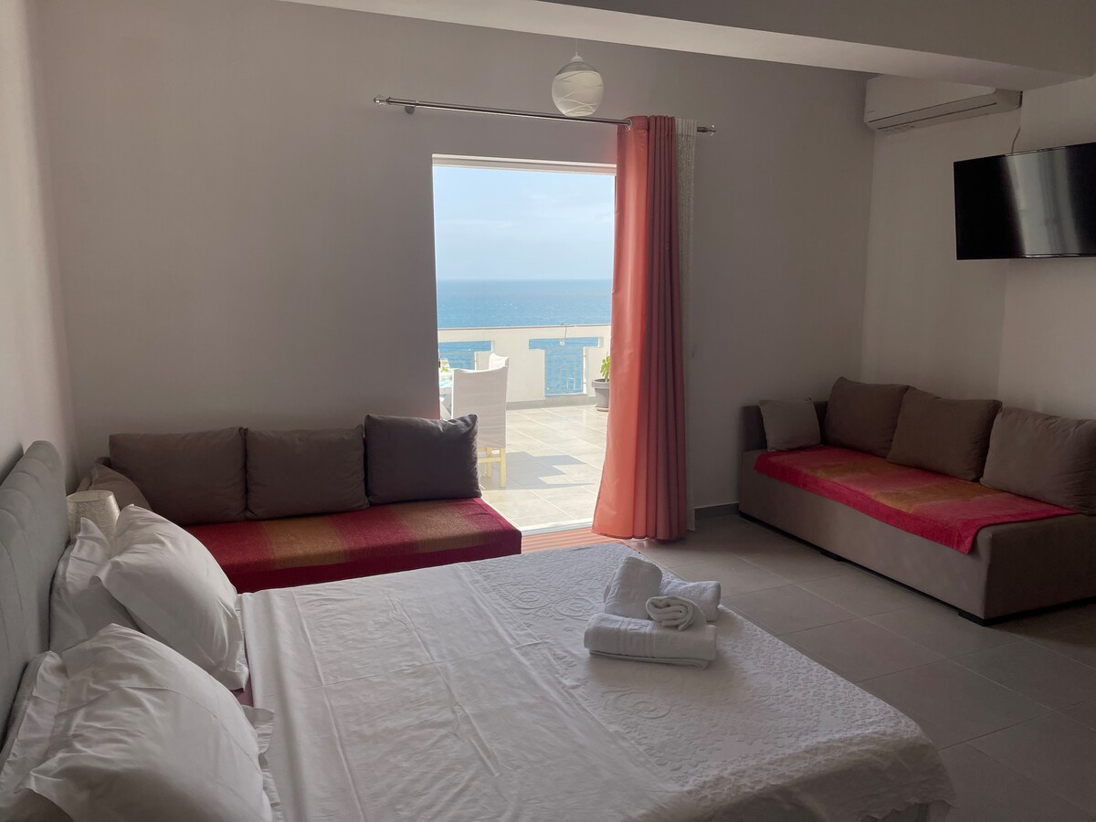 One Bedroom Apartment with sea view