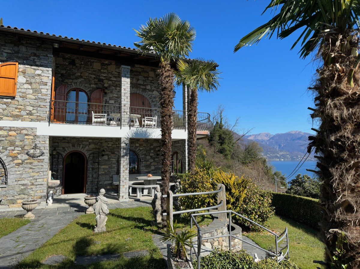 Villa „Casa Camelia“ in Traumlage