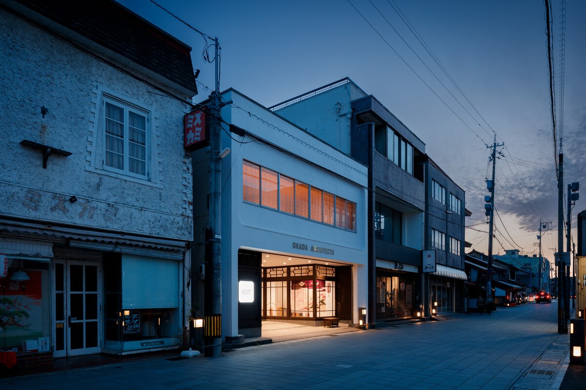 ROOM design hotel / ２０２号室 / 建築デザイン事務所併設の宿泊施設