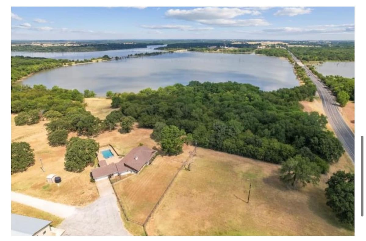 Lake front  -Vacation Home - The majestic ranch