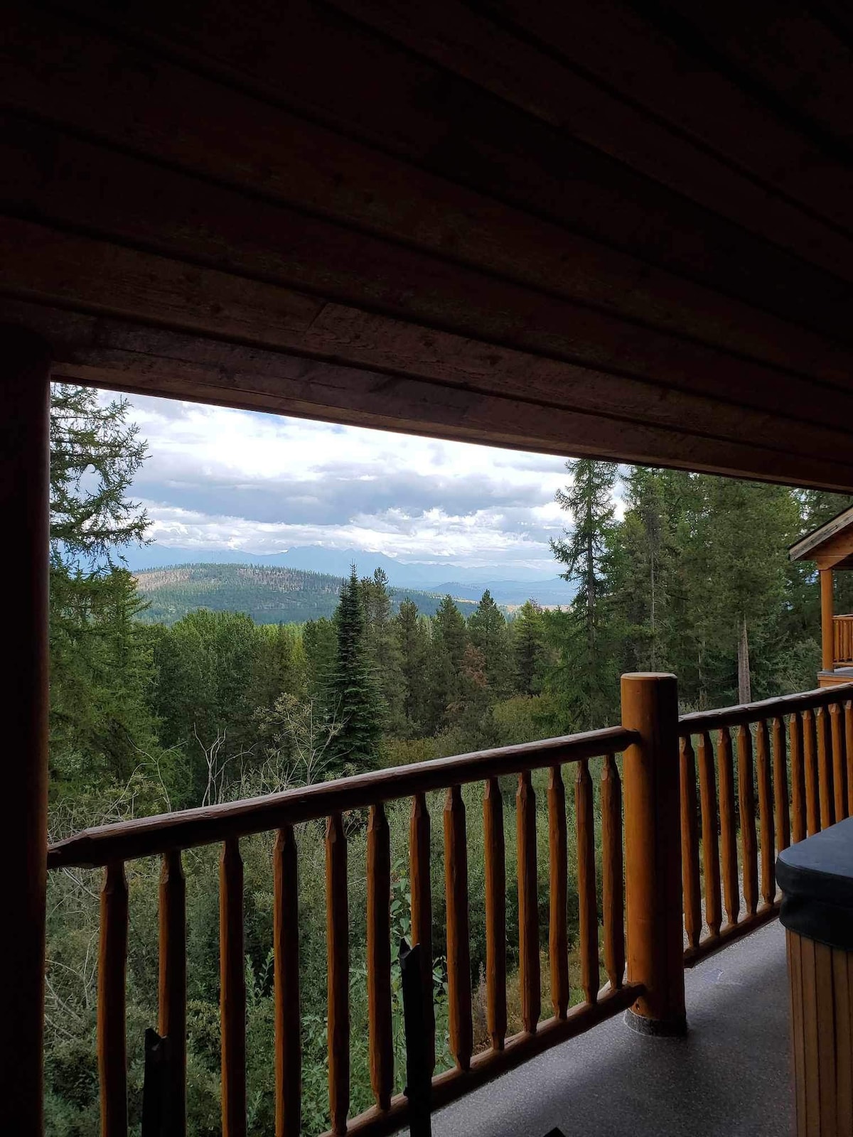 Top floor | Gorgeous views | Private hot tub