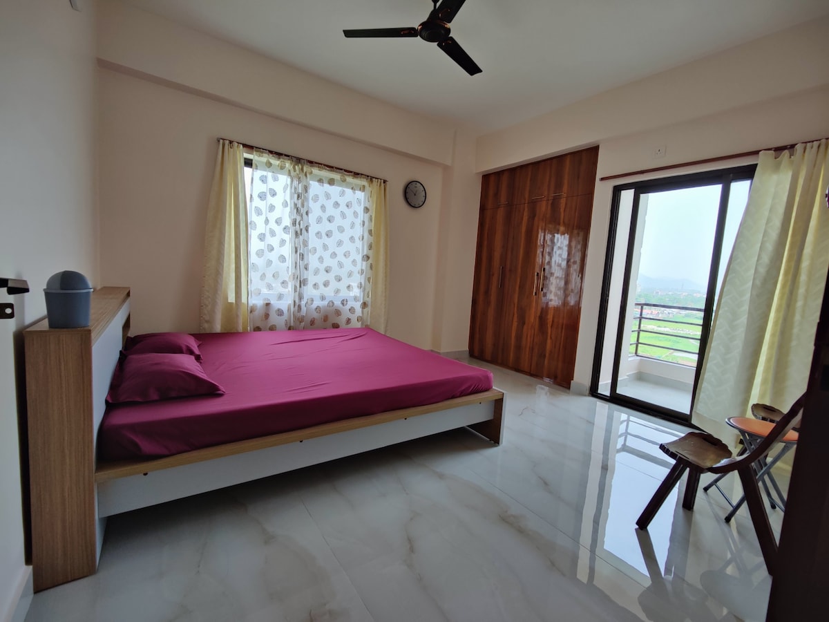 3BHK Entire Luxurious Nest w/t AC Car Rental (Opt)