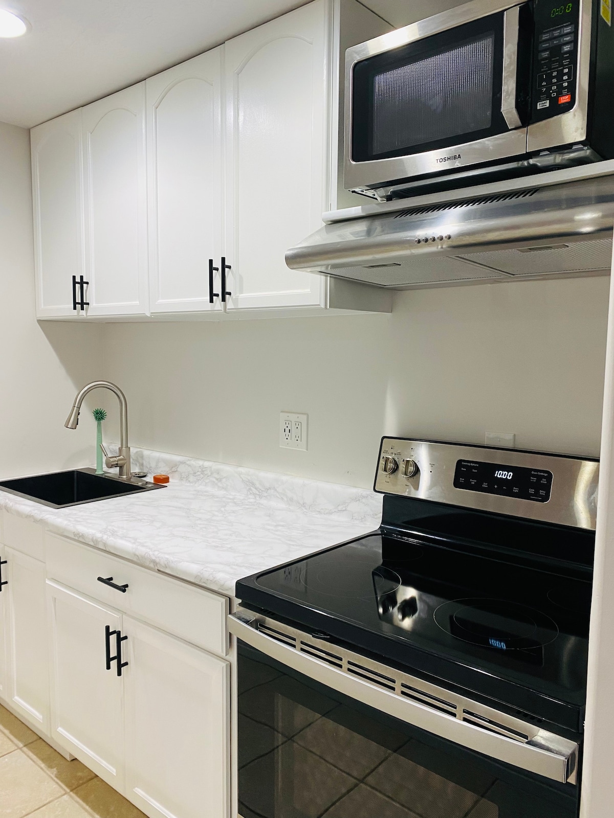 Low $20 Cleaning Fee 2 bedroom Cozy Basement!