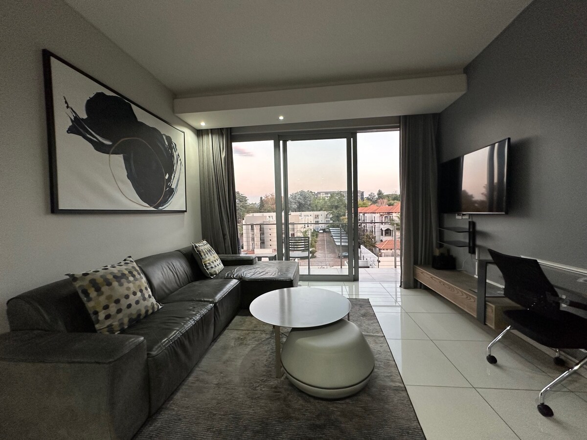 Awesome Apartment in Sandton! No Loadshedding!