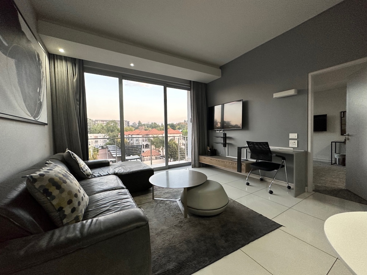 Awesome Apartment in Sandton! No Loadshedding!