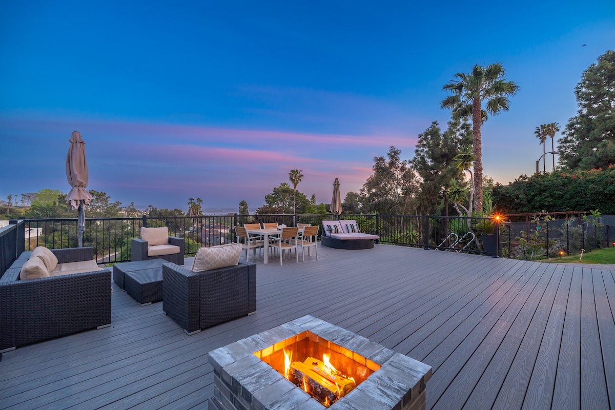 Remodeled Estate, City/Bay View, Fireworks,Jacuzzi