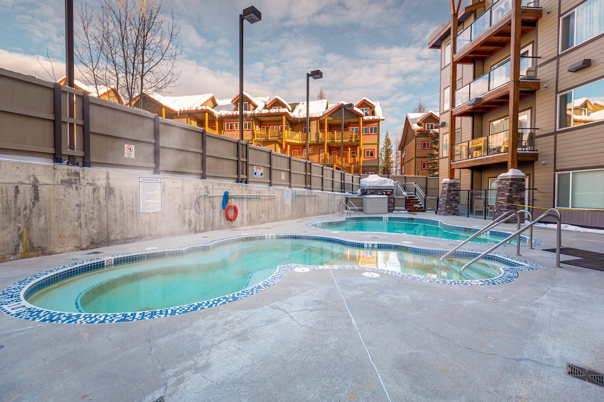 THE NEST at Mountain Spirit | Kimberley BC | Pool!