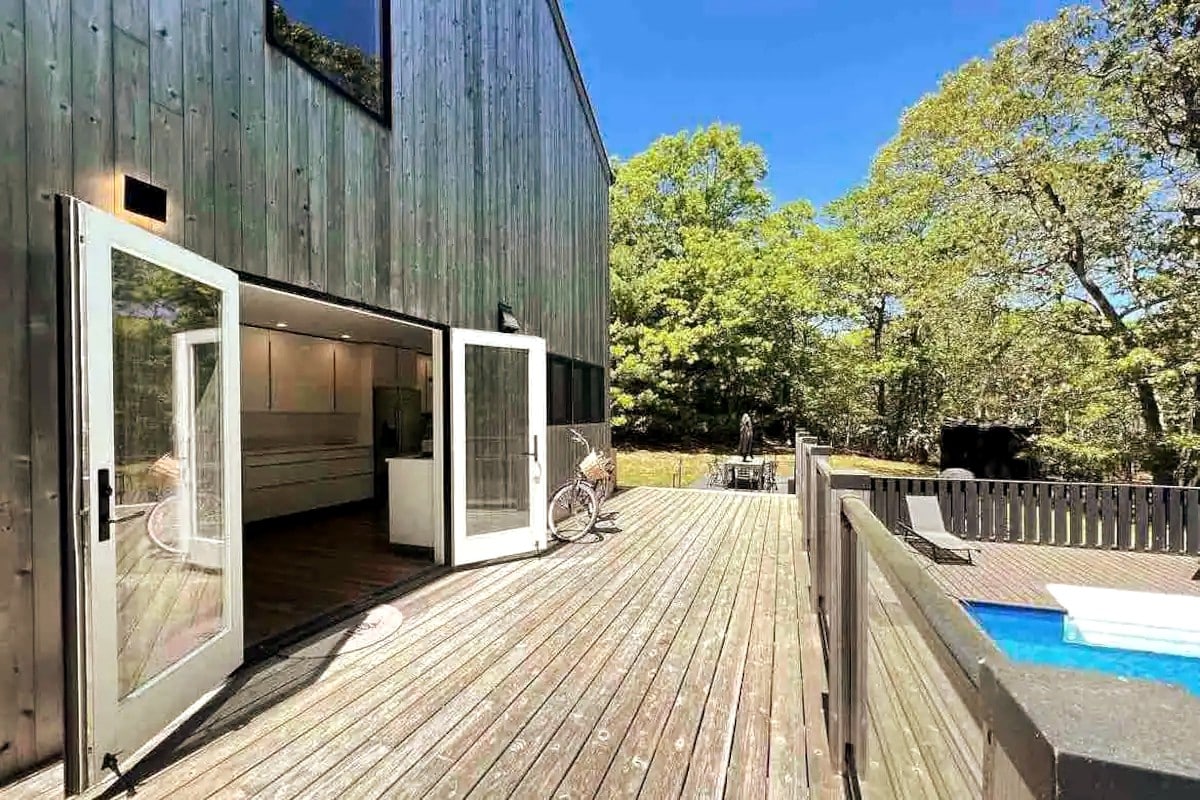 Chic+serene in The Hamptons. 1 block to waterfront